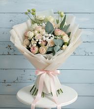 Букет цветов из:  Розы и Лизиантусы в Привольном