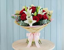 Букет цветов из:  Лилии и Розы в Привольном