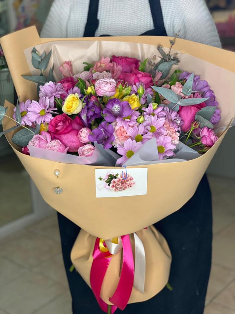 Букет цветов из: Хризантемы, Гвоздики и Альстромерии в Привольном