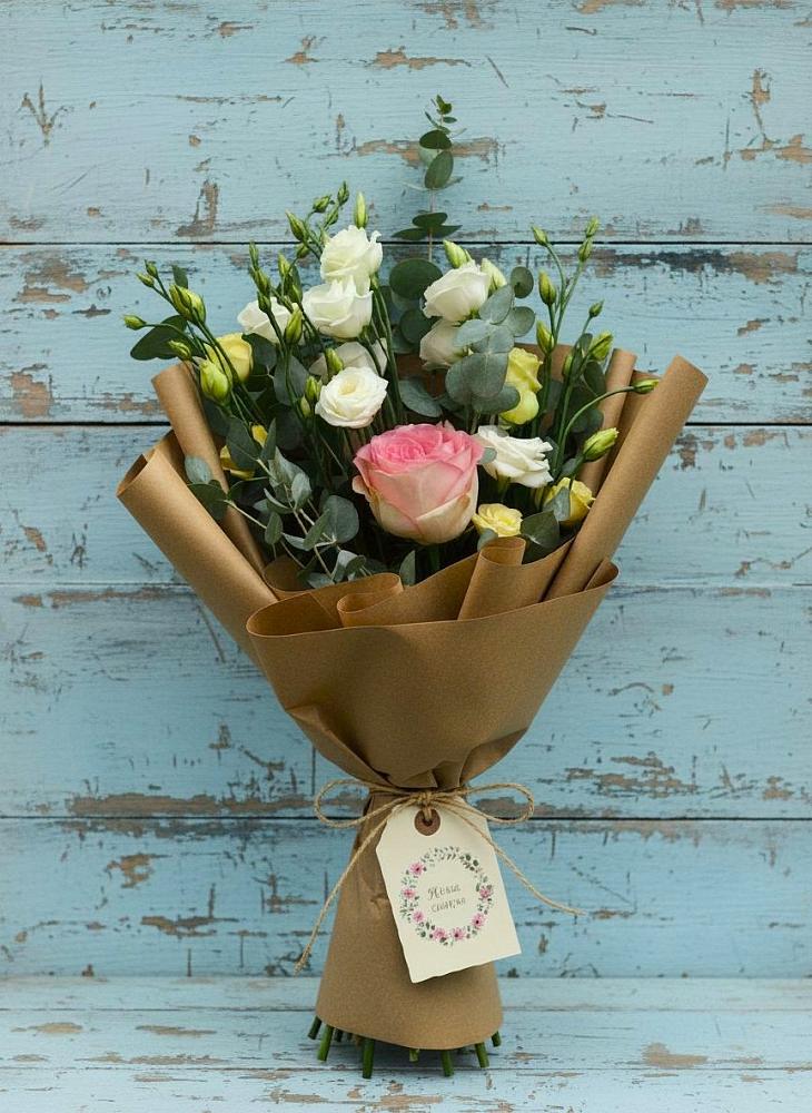 Букет цветов из: Розы и Лизиантусы в Привольном