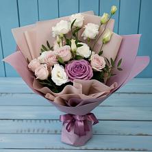 Букет цветов из:  Розы и Лизиантусы в Привольном
