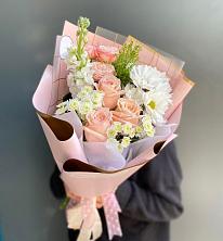 Букет цветов из:  Хризантемы и Розы в Привольном