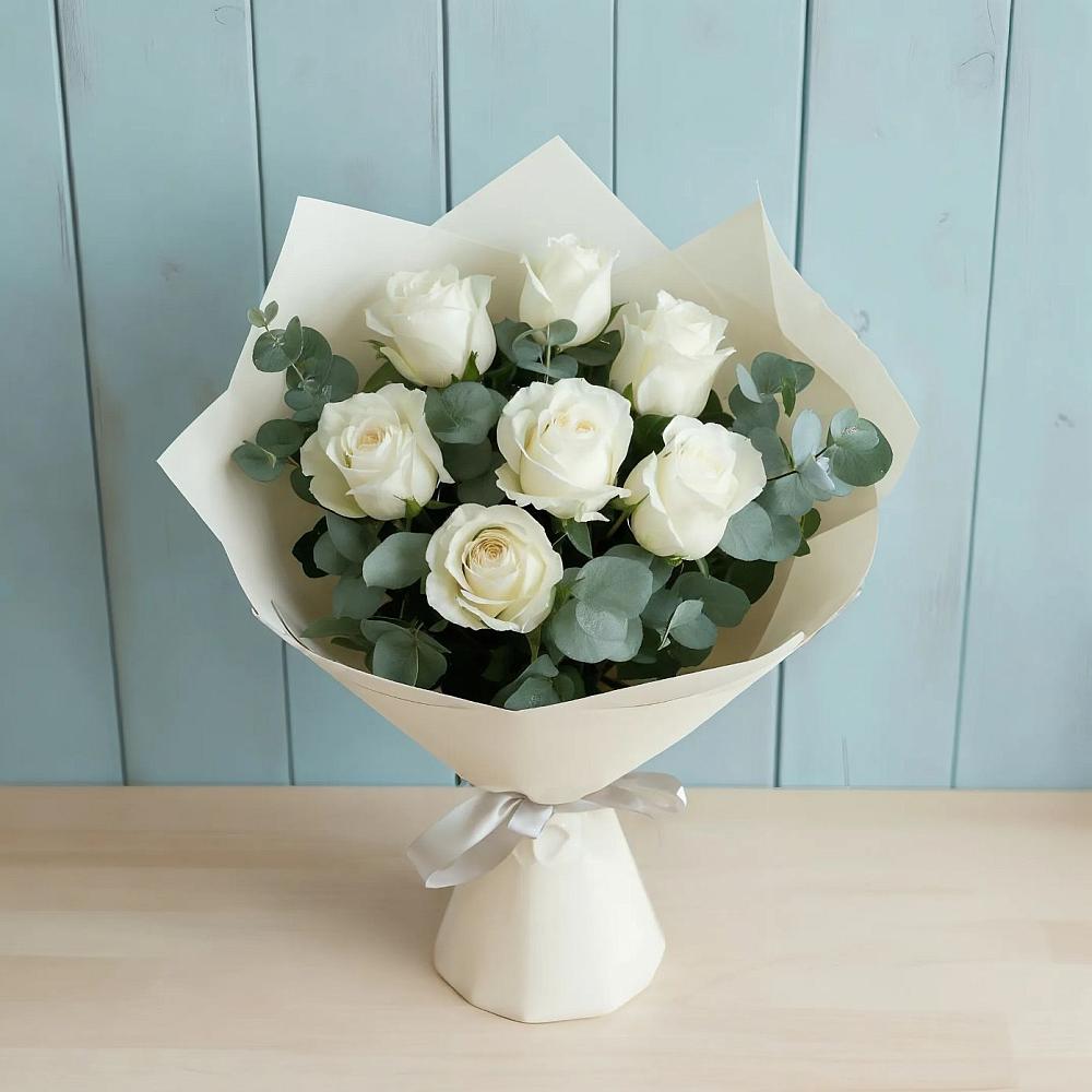 Букет Белые розы в Эвкалипте в Привольном