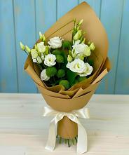 Букет цветов из:  Хризантемы и Лизиантусы в Привольном