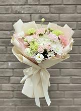 Букет цветов из:  Гвоздики, Розы, Лизиантусы и Хризантемы в Привольном