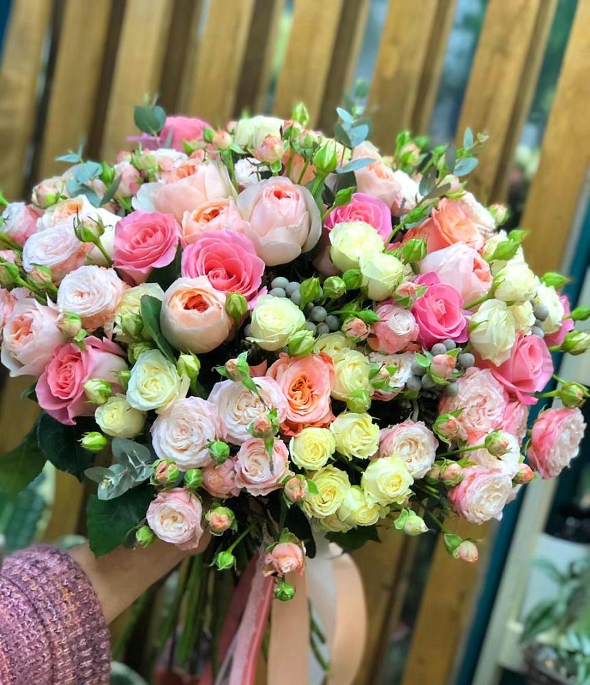 Букет цветов из: Розы в Привольном