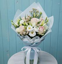 Букет цветов из:  Розы и Лизиантусы в Привольном
