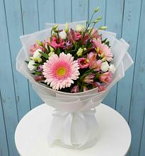 Букет цветов из:  Герберы, Альстромерии и Лизиантусы в Привольном