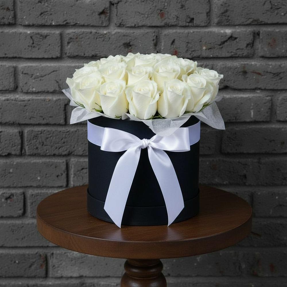 Цветочная композиция из Розы в шляпной коробке в Привольном