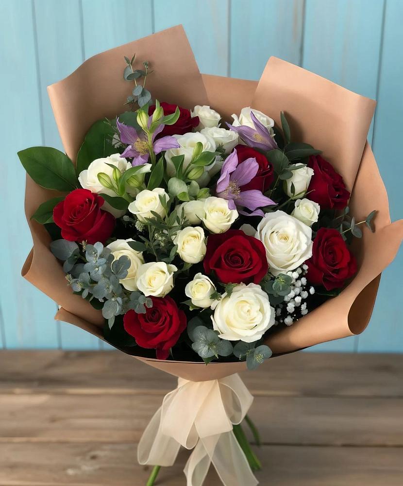 Букет цветов из: Розы и Альстромерии в Привольном