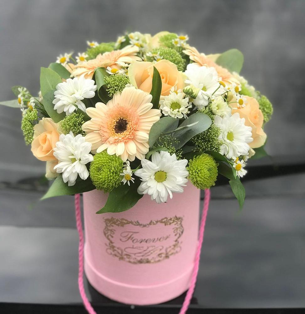 Цветочная композиция из Розы, Герберы и Хризантемы в шляпной коробке в Привольном