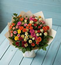 Букет Микс из разноцветных кустовых роз в Привольном