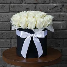 Цветочная композиция из Розы в шляпной коробке в Привольном